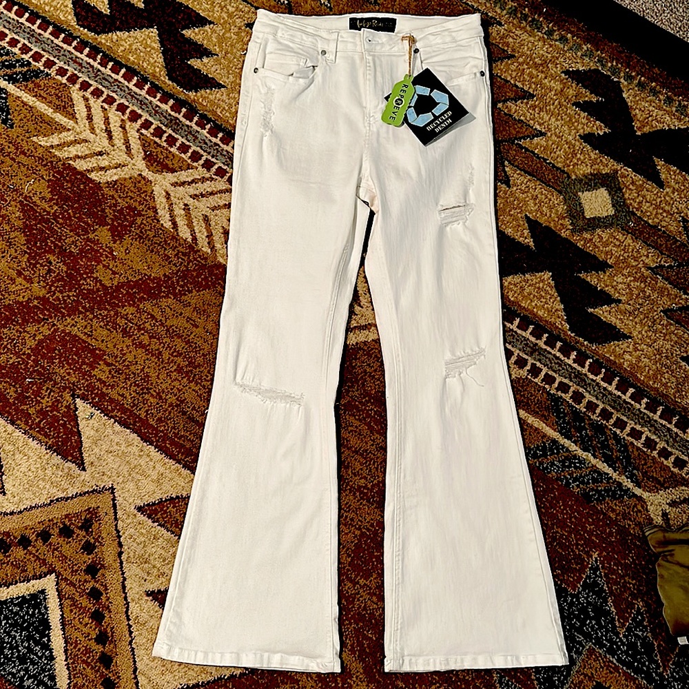 Indigo Rein White flare Jeans- new with tags!